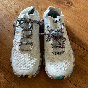 Womens size 8 no bull athletic shoes